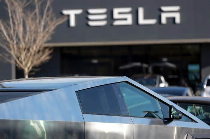 Family of Houston man sues Tesla after deadly Cybertruck crash and fire