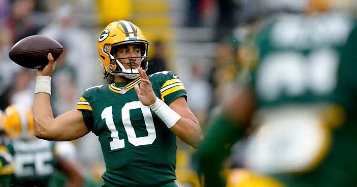 Jordan Love Throws 4 TDs, Dazzles NFL Fans in Packers Win vs. Kyler Murray, Cardinals