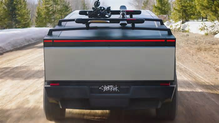 Tesla’s Cybertruck Incentives Look Like Panic Sales Dressed Up As Deals
