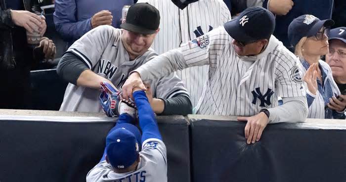 Pediatric Cancer Patient Receives Banned Yankees Fans' MLB World Series G5 Tickets