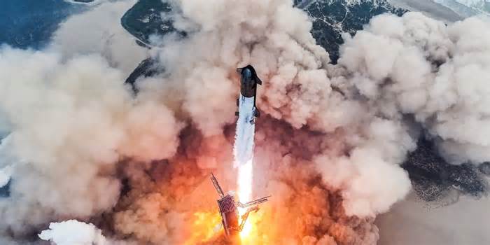 The Tug of War Over SpaceX Launching the Biggest Rocket Ever