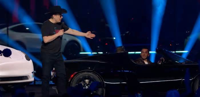 Tesla fires Musk’s chief of staff who became head of North America and Europe