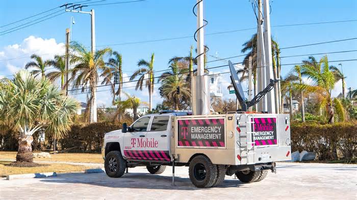 T-Mobile and Starlink switch on free satellite service in wake of Hurricane Milton