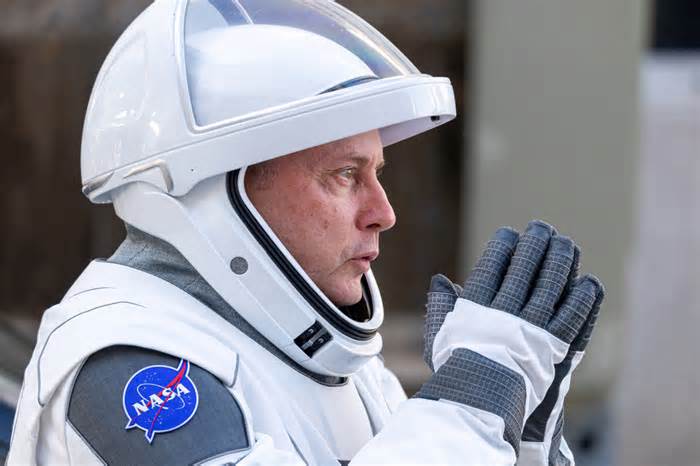 How to Watch Today's Retry of SpaceX's Crew-11 Falcon 9 Launch