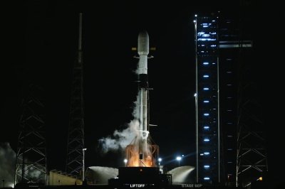 Florida Space Coast doubleader: SpaceX launches, ULA scrubbed