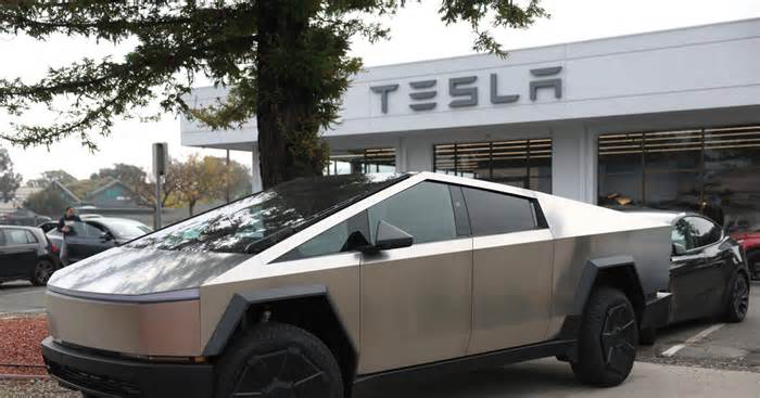 Tesla Calls Cybertruck Wrap & Magnets as “Damage” in Trade-In Dispute
