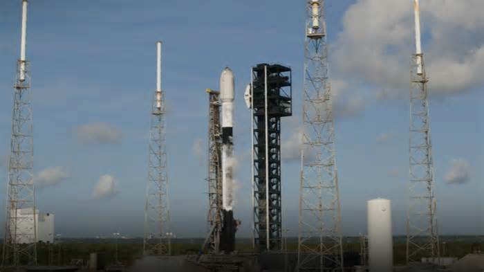 SpaceX launches Starlink satellites from Florida's Space Coast