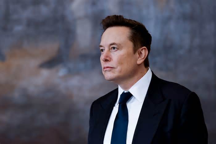 Watch Live as Elon Musk Reveals SpaceX’s Plan to Colonize Mars