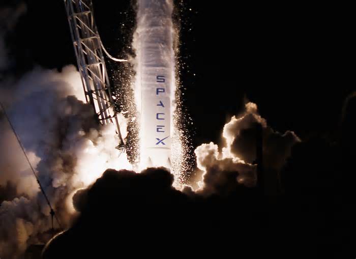 SpaceX Valuation Jumps to About $350 Billion in Insider Sale