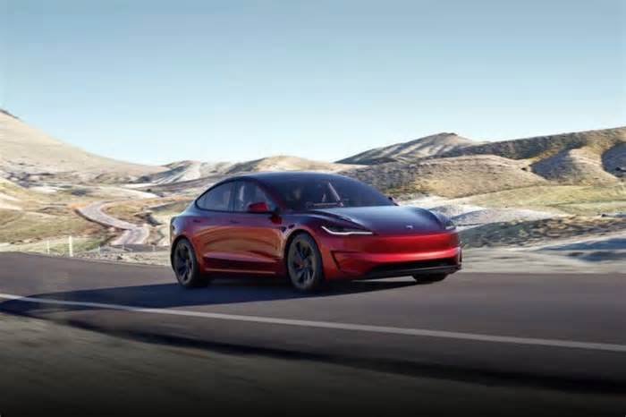 Former Tesla Executive Martin Viecha Drives Home 'Absurdly Fast' Model 3 Performance With FSD After Considering Rival EV Models: 'Premium Sedan That's Porsche-Fast'