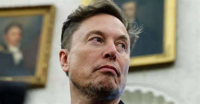 Elon Musk issues Starlink update after satellite outage leaves thousands without internet
