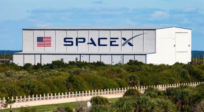 SpaceX And T-Mobile's Direct-To-Cell Satellite Service For Hurricane-Hit Areas Green Lighted By FCC: 'Already Been Enabled And Started Broadcasting Emergency Alerts To Cell ...