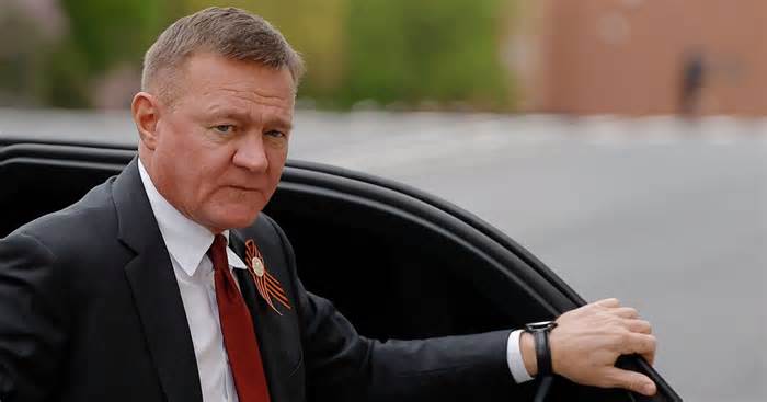 Kremlin cover-up fears as Putin minister found dead in suicide 'showed signs of torture'