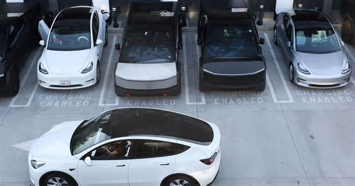 Tesla’s earnings continue to slide