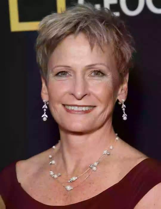 Stunning footage caught from ISS shows SpaceX craft burning up as crew return to Earth