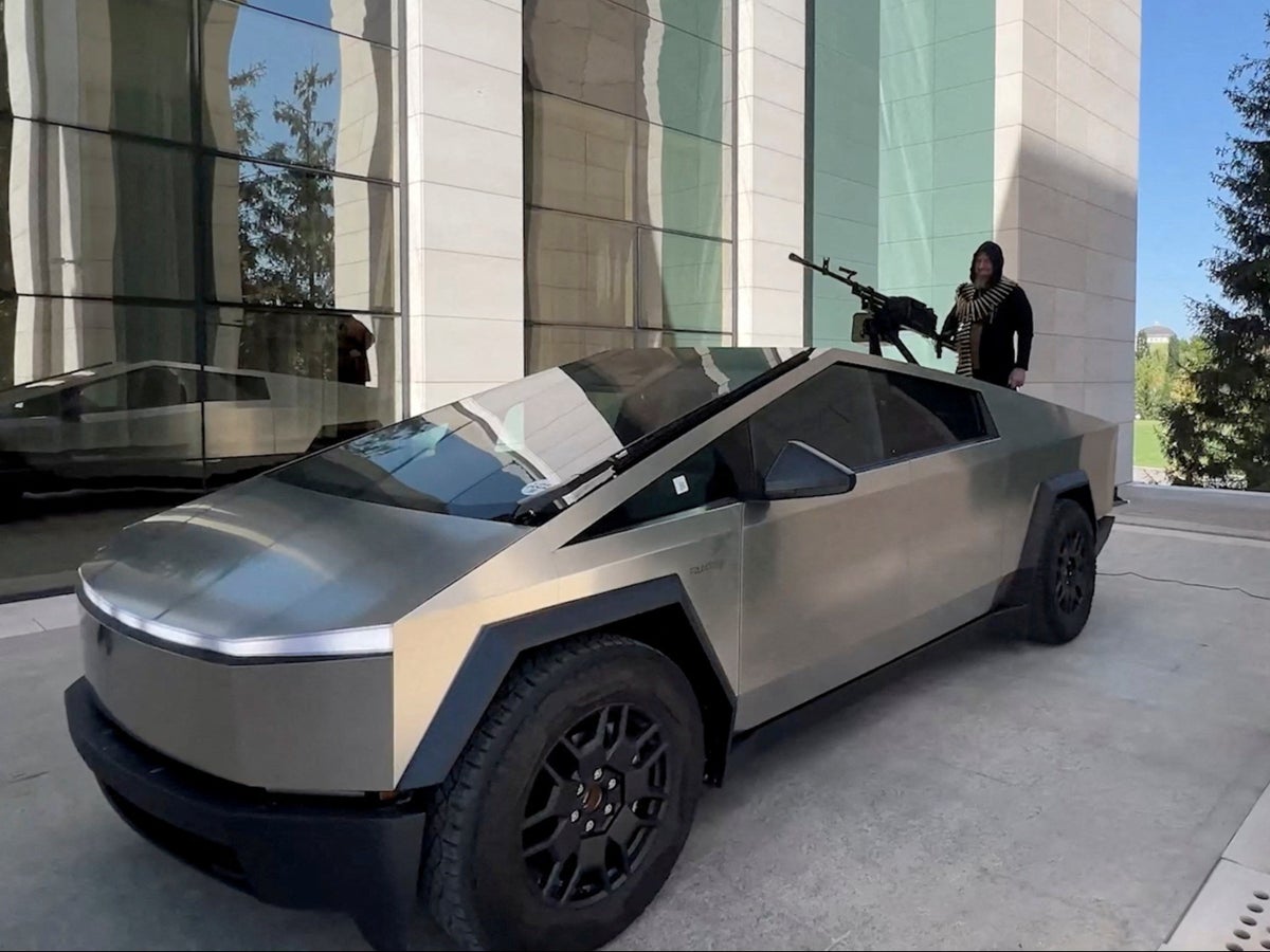 Russia’s Kadyrov equips Tesla Cybertruck with machine gun for war (and congratulates Musk for the car)