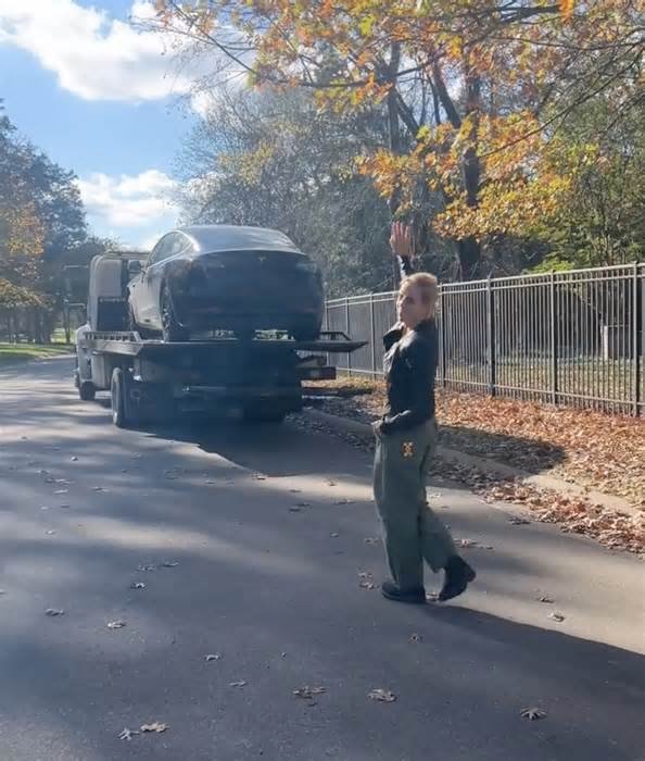 Sheryl Crow Waves Goodbye to Her Tesla: "You Are Who You Hang Out With"