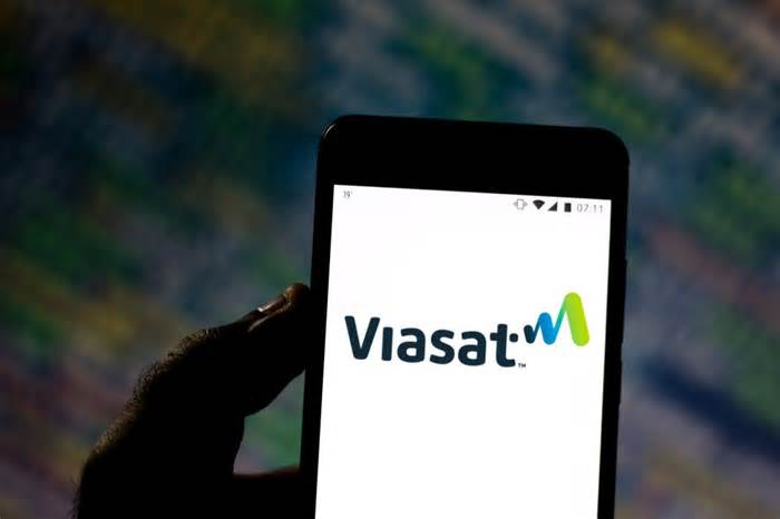 'Dead Company Walking': Short Seller Sets Sights On ViaSat, Expects Elon Musk's Starlink To Take Share After Trump Win