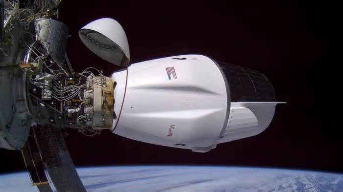 SpaceX Dragon spacecraft successfully conducts Space Station reboost test