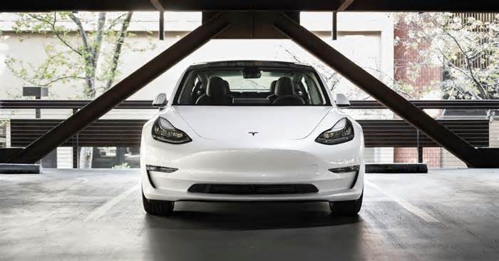 Tesla’s Focus on Robots, Solar & Tech Sees EV Sales Drop