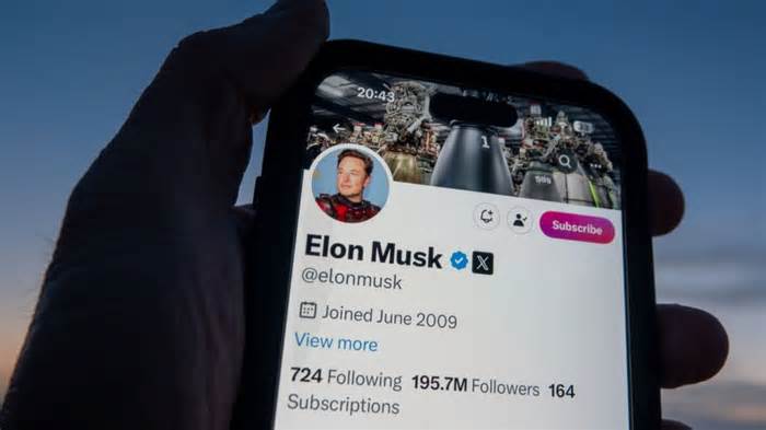 Elon Musk Could Face Sanctions as SEC Investigates Twitter Takeover