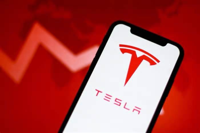 Why Tesla stock is crashing