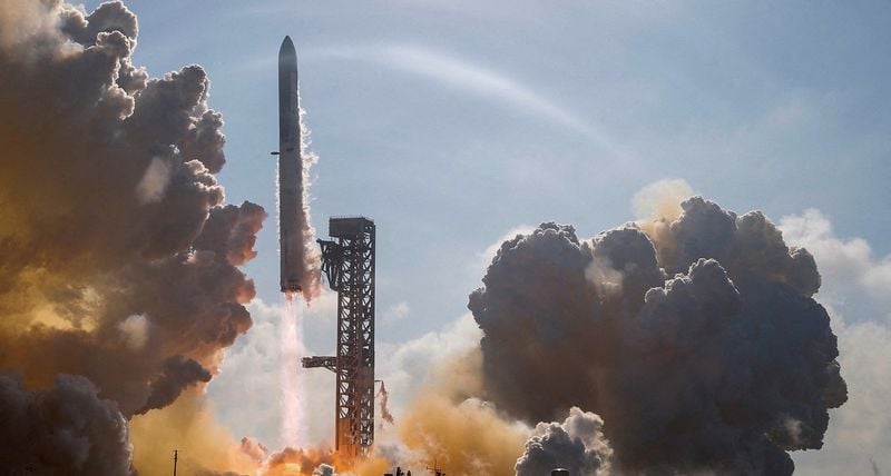 Exclusive-SpaceX plans to raise $75 billion in IPO at $135 per share, source says