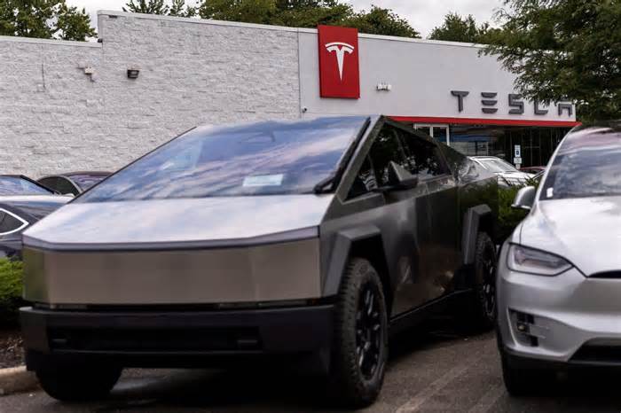 Tesla sales of Cybertruck flop for the second year in a row: report