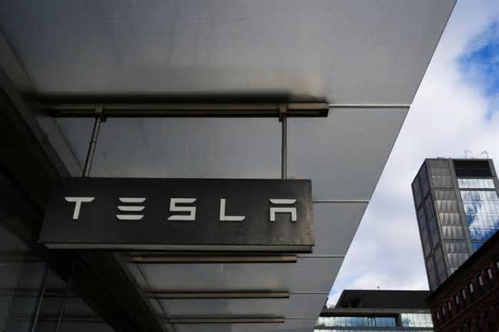 Tesla Fails to End Florida Lawsuit Over Fatal Model S Crash