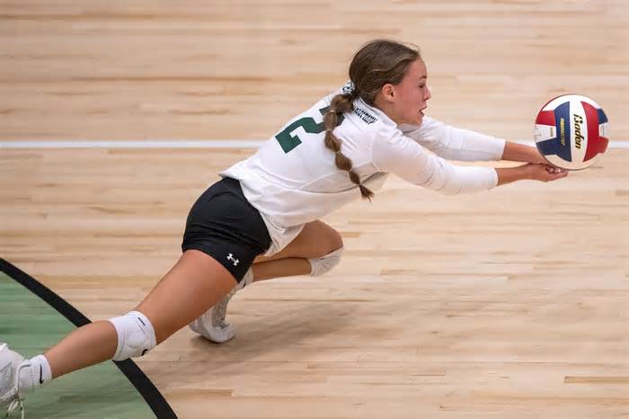 Central Dauphin girls volleyball sweeps Mechanicsburg, advances to 4A quarterfinals