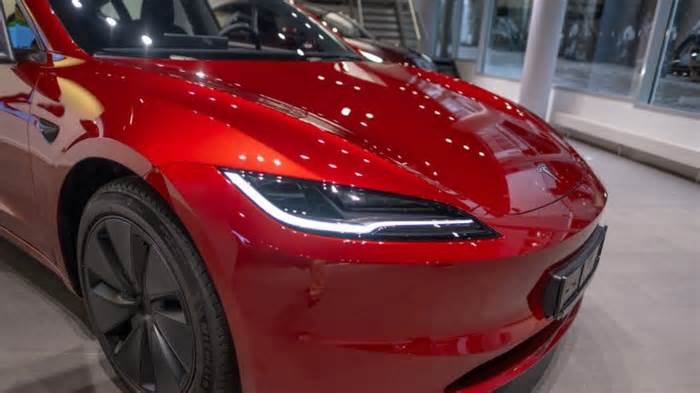 Tesla zklamala investory. Co se děje u Elona Muska?