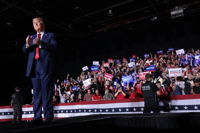 Video of Reporter Discussing Trump's 'Pretty Empty' Rally Takes Off Online