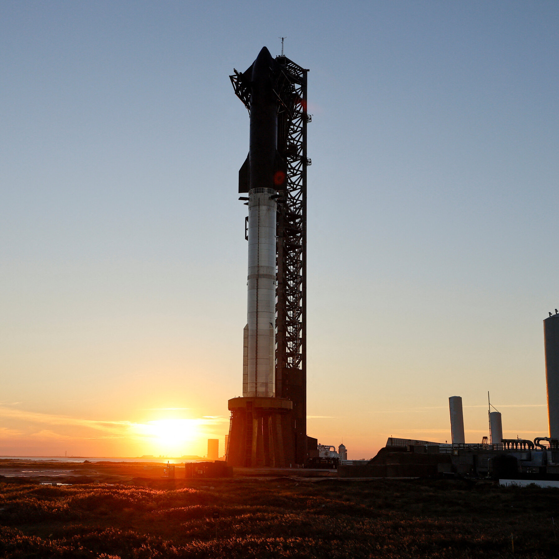 SpaceX Starship Launch: Elon Musk’s Giant Moon and Mars Rocket Prepares for Its 2nd Launch