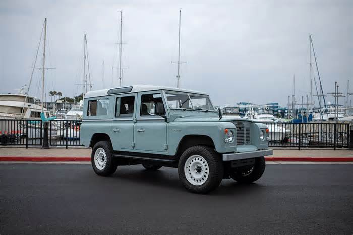 600-hp Zero Labs Land Rover Takes Aim at Tesla Cybertruck