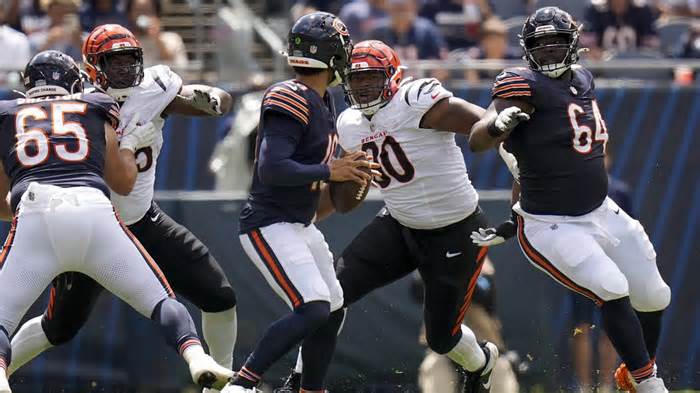 Bears Guard Nate Davis Inactive for London Game with Jaguars