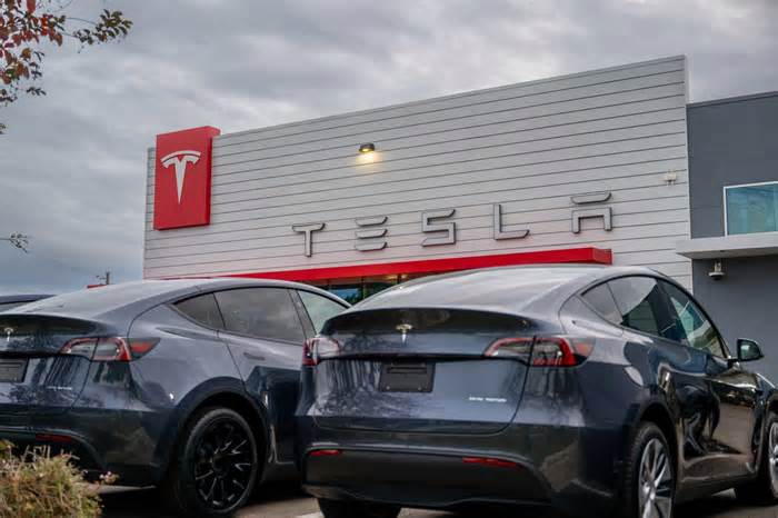 Tesla Stock: The Potential Reward Is Greater Than The Risk (Rating Upgrade)