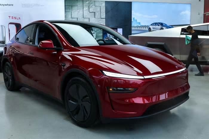 April Tesla Model Y U.S. Sales Slow, Says Research Firm