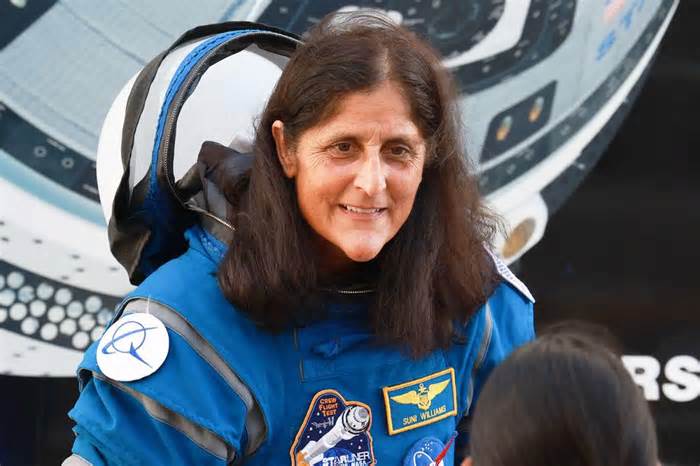 Astronaut Whose Return to Earth Keeps Getting Delayed Says She's Been 'Trying to Remember What It’s Like to Walk'