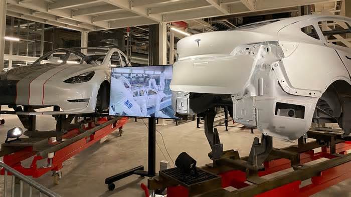 Tesla to pause Cybertruck, Model Y production at Austin plant