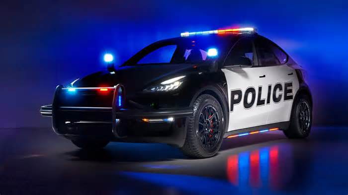 California Police Say Teslas Make Terrible Patrol Cars