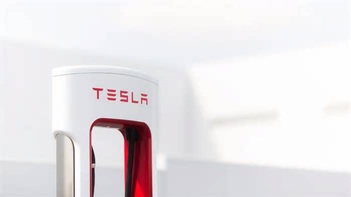 Tesla Finally Warns EV Owners Not to Attempt the Wet Towel Charging Trick