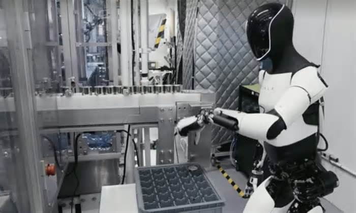 Setback for Optimus Bot: Head of the robotics division leaves Tesla