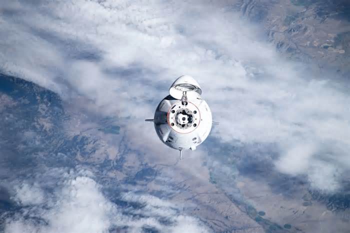 NASA’s Starliner astronauts to achieve feat … technically … during SpaceX Dragon relocation