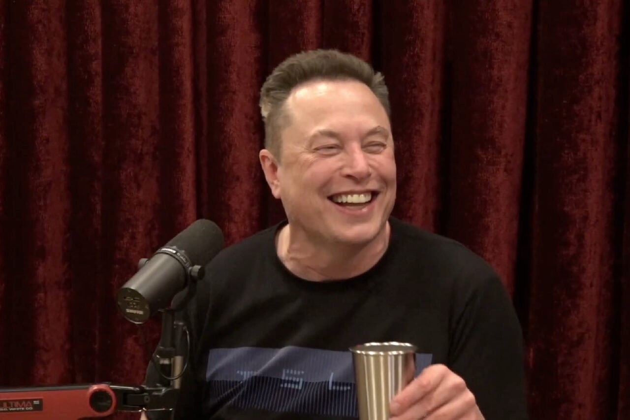Elon Musk Tells Joe Rogan That He Will Demo a Flying Car by End of Year