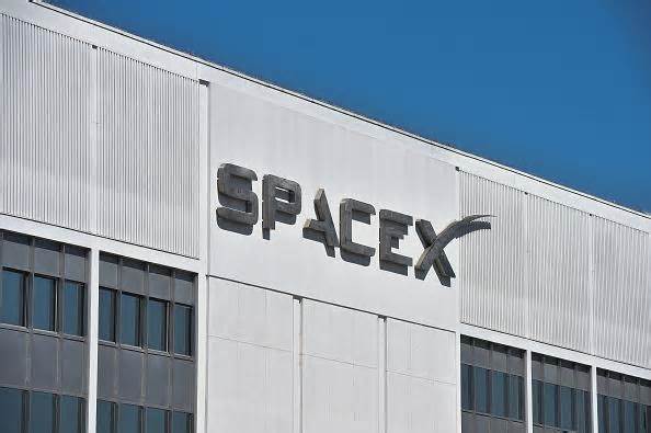 SpaceX files with FCC for V3