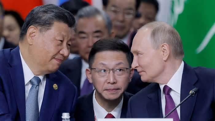 Elon Musk ‘has held regular secret talks with PUTIN – and Vlad asked billionaire for chilling favour for despot pal Xi’