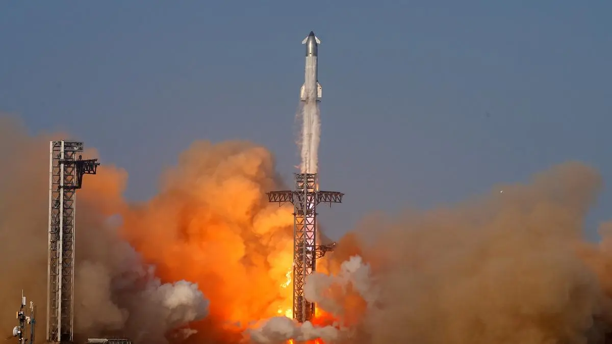 SpaceX Starship breaks apart mid-flight, fails key test objectives