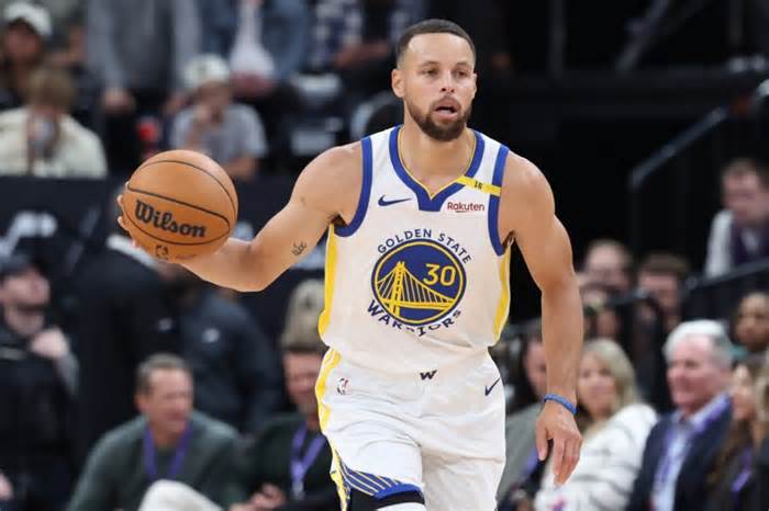 Stephen Curry Exits Sunday’s Game With Ankle Sprain