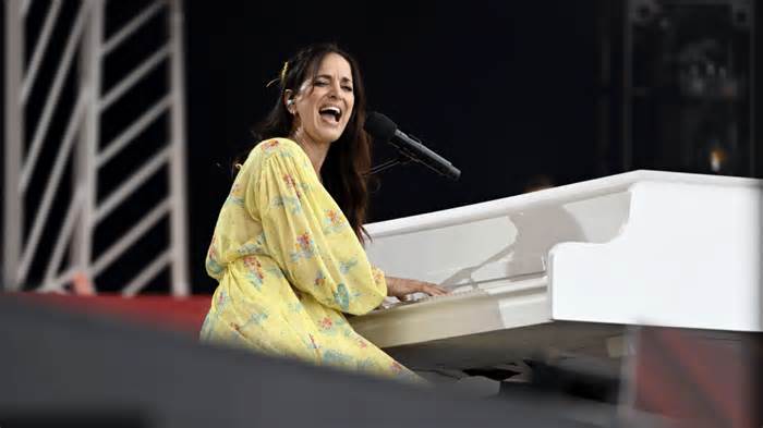 'Very special to be home': Chantal Kreviazuk to play anniversary concert in Winnipeg