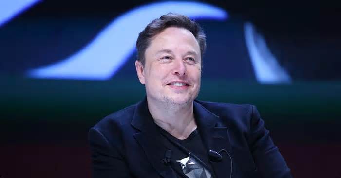 Elon Musk on course to be world's first trillionaire in next 3 years